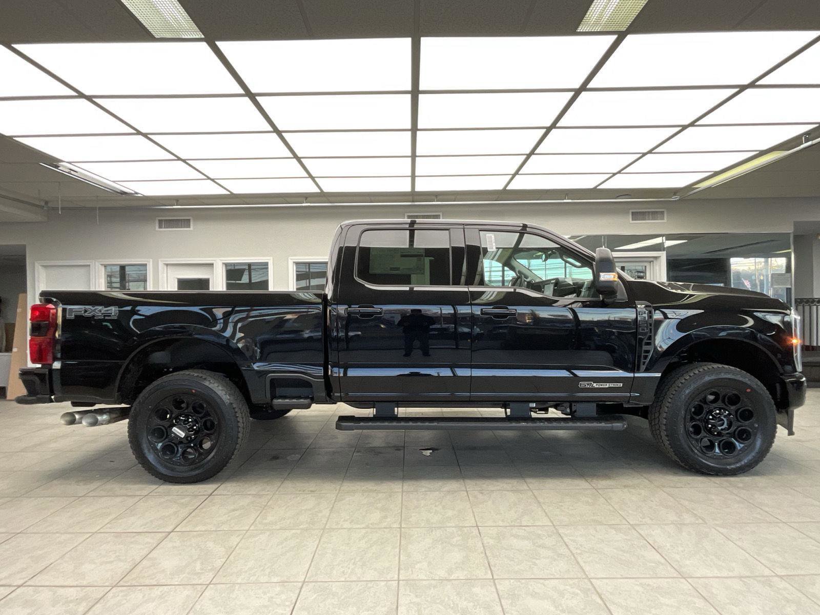 New 2026 Ford F350 XLT w/ XLT Premium Package image 4