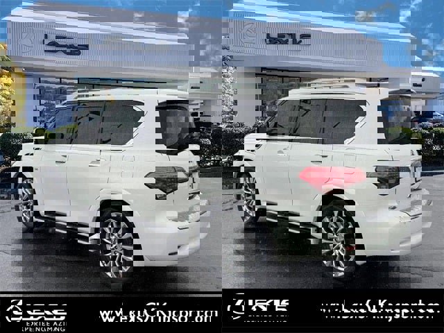 Used 2016 INFINITI QX80 4WD w/ Deluxe Technology Package image 3