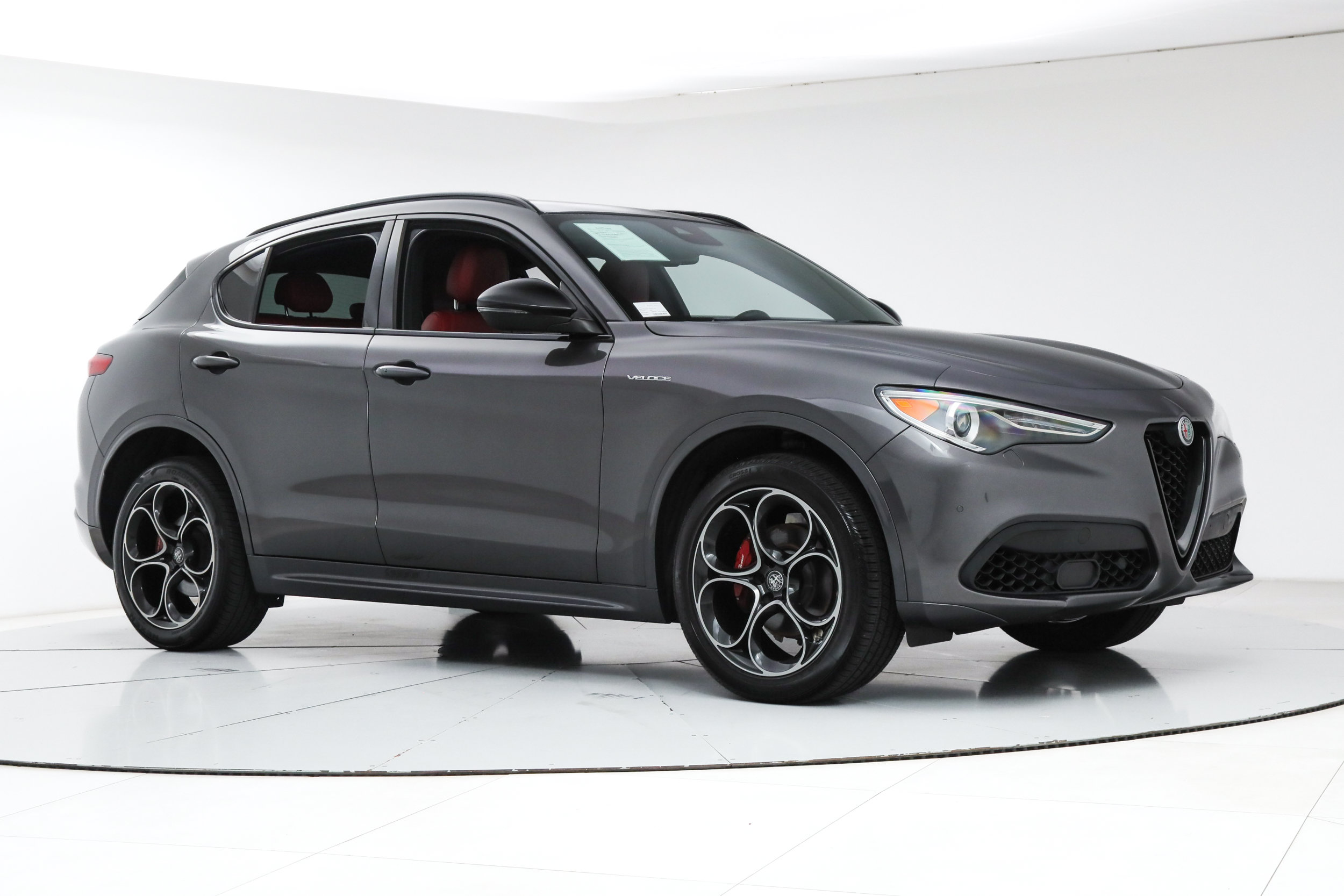 Used 2022 Alfa Romeo Stelvio Veloce AWD/4WD image 7