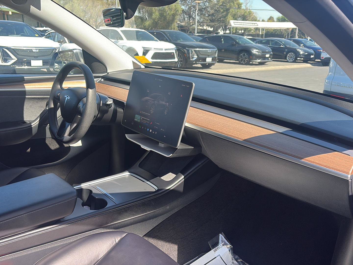 Used 2023 Tesla Model Y 2WD image 17