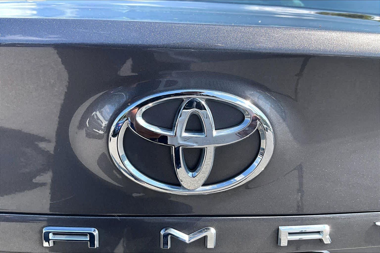 Used 2019 Toyota Camry LE FWD image 30