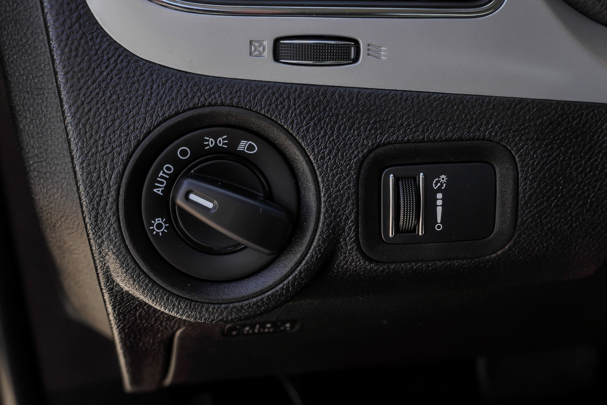 Used 2020 Dodge Journey SE w/ SE Popular Equipment Group image 18