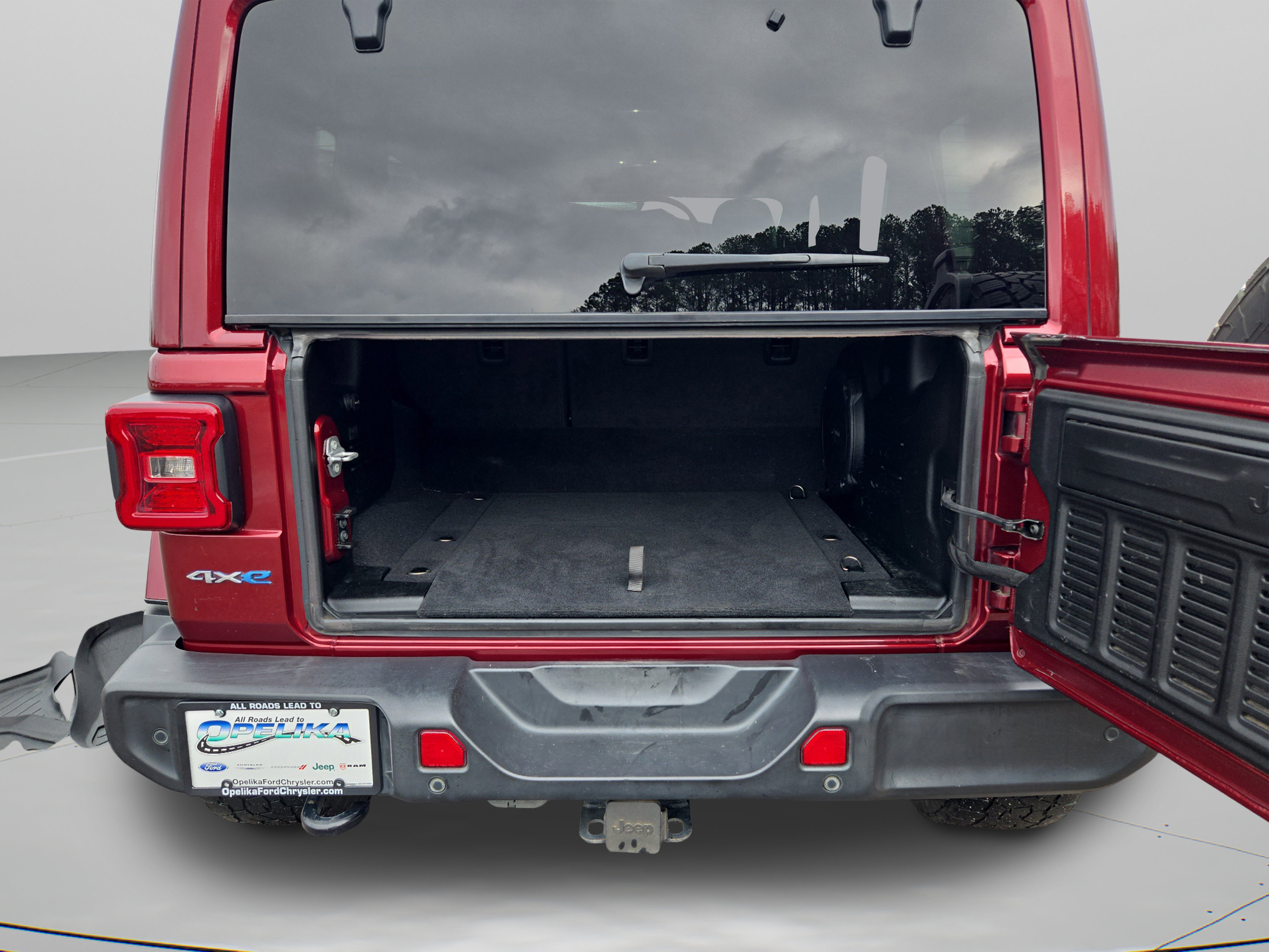 Used 2021 Jeep Wrangler Unlimited Sahara w/ Cold Weather Group image 24