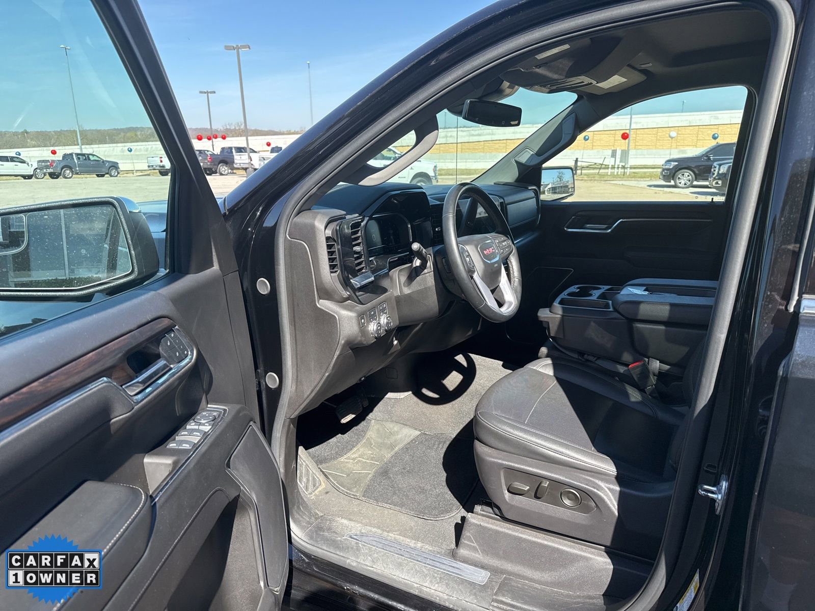 Used 2025 GMC Sierra 1500 SLT image 12