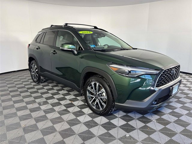 Used 2024 Toyota Corolla Cross XLE image 1