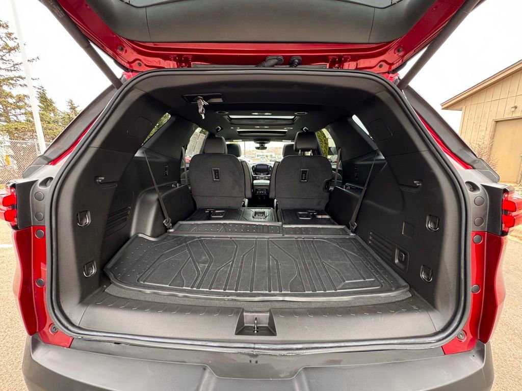 Used 2023 Chevrolet Traverse LT image 33
