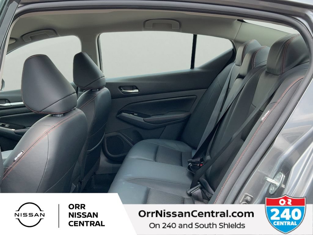 Used 2025 Nissan Altima 2.5 SR FWD image 13