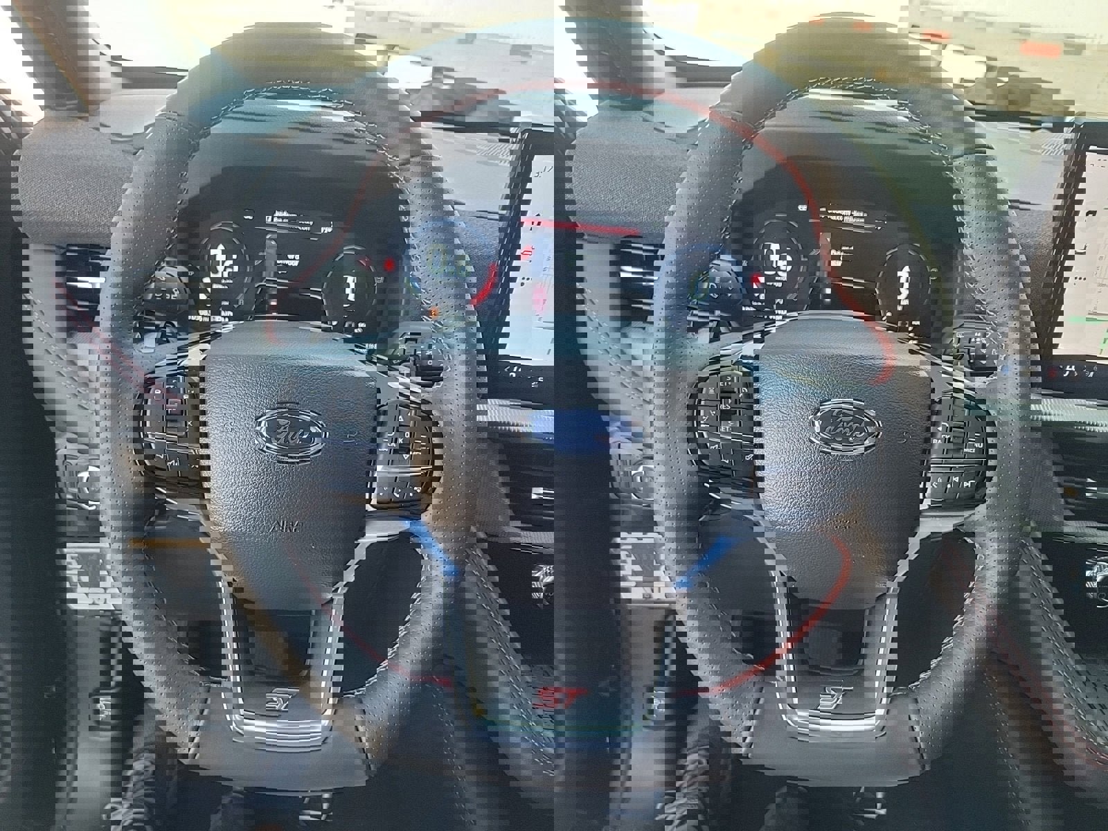 Used 2025 Ford Explorer ST image 20