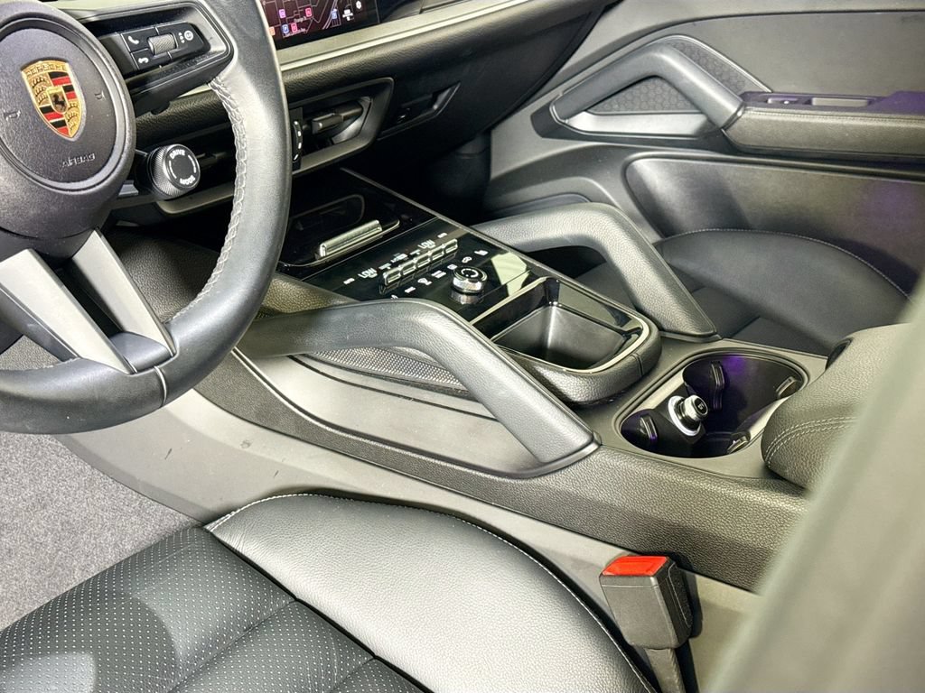 Certified 2024 Porsche Cayenne AWD/4WD image 21