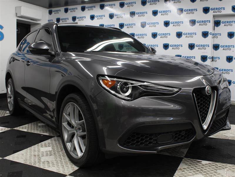 Used 2018 Alfa Romeo Stelvio Ti Sport AWD/4WD image 5