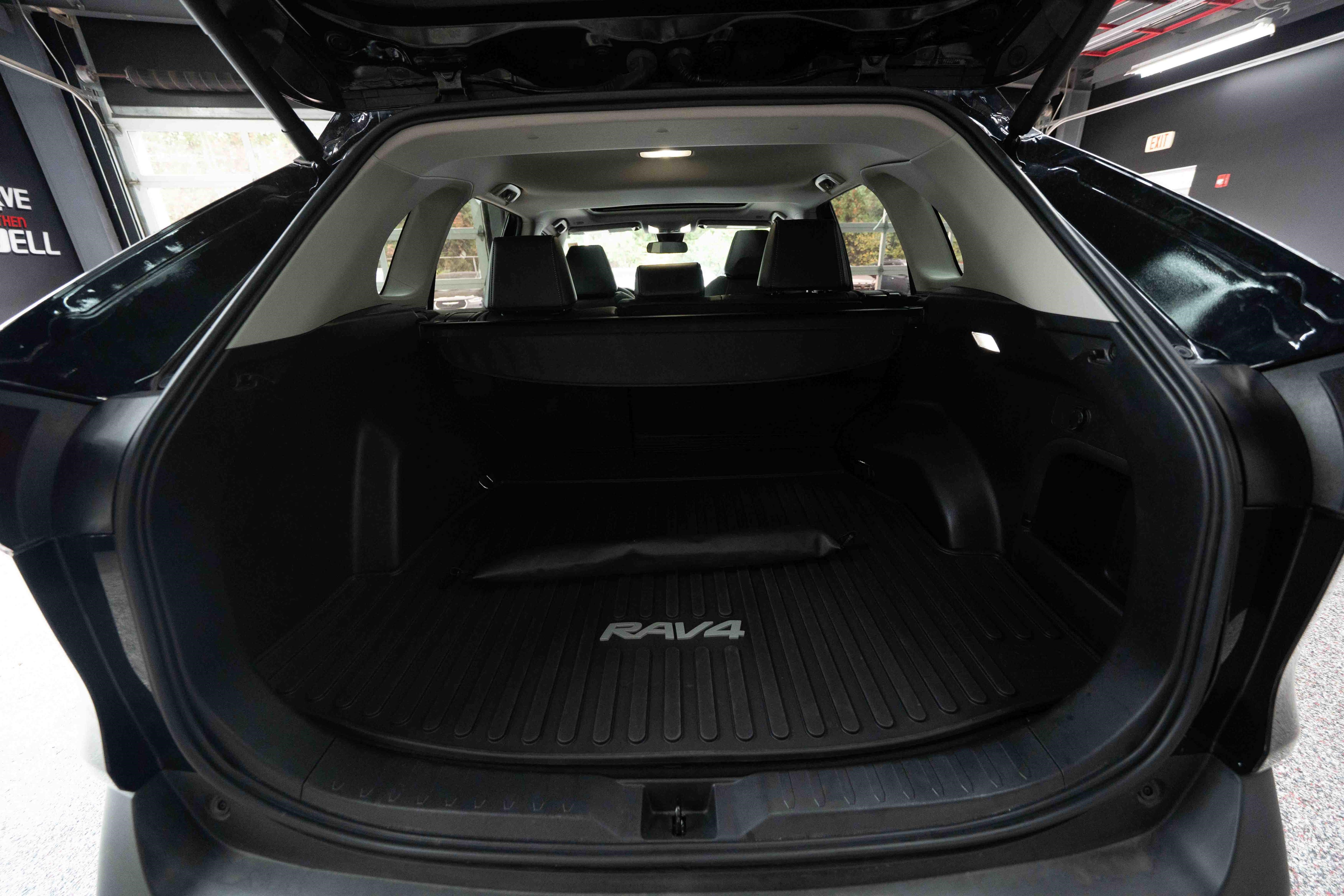 Used 2024 Toyota RAV4 XLE Premium AWD/4WD image 28