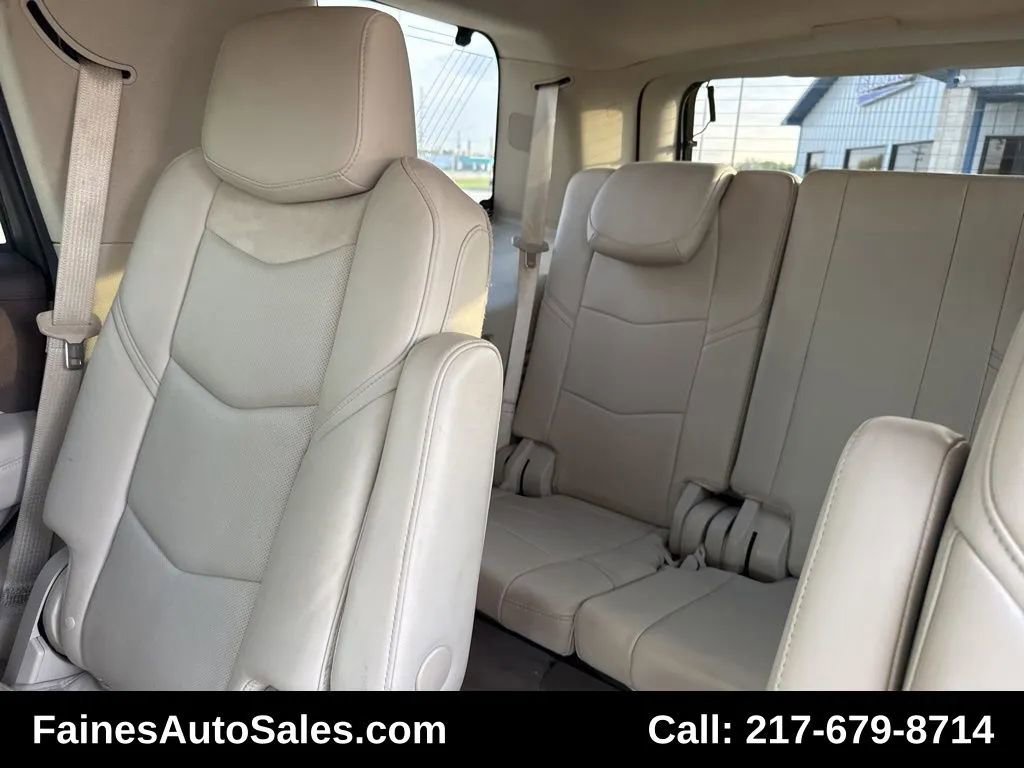 Used 2016 Cadillac Escalade Luxury image 38