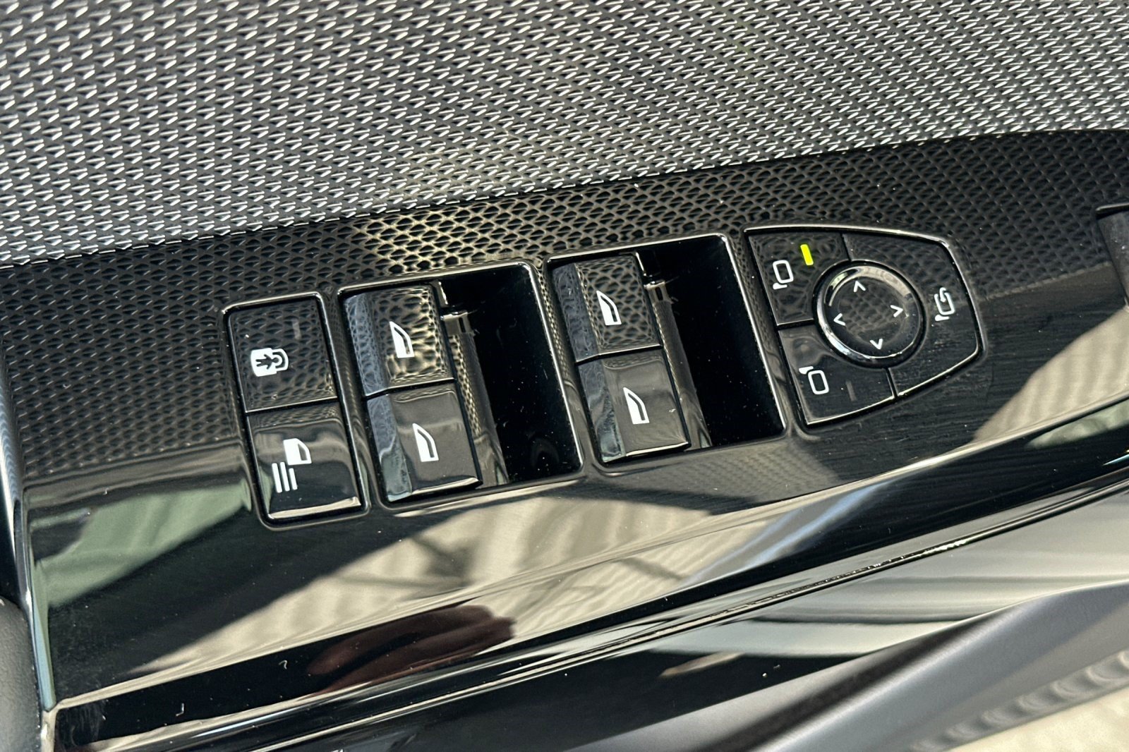 Certified 2024 BMW i7 eDrive50 RWD image 13