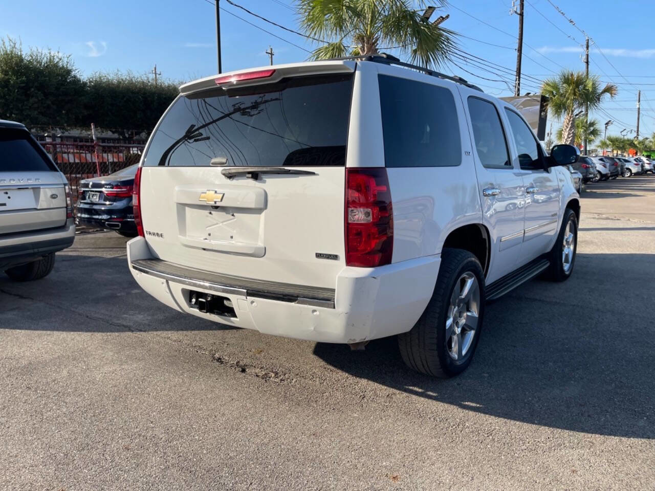 Used 2011 Chevrolet Tahoe LTZ RWD image 5