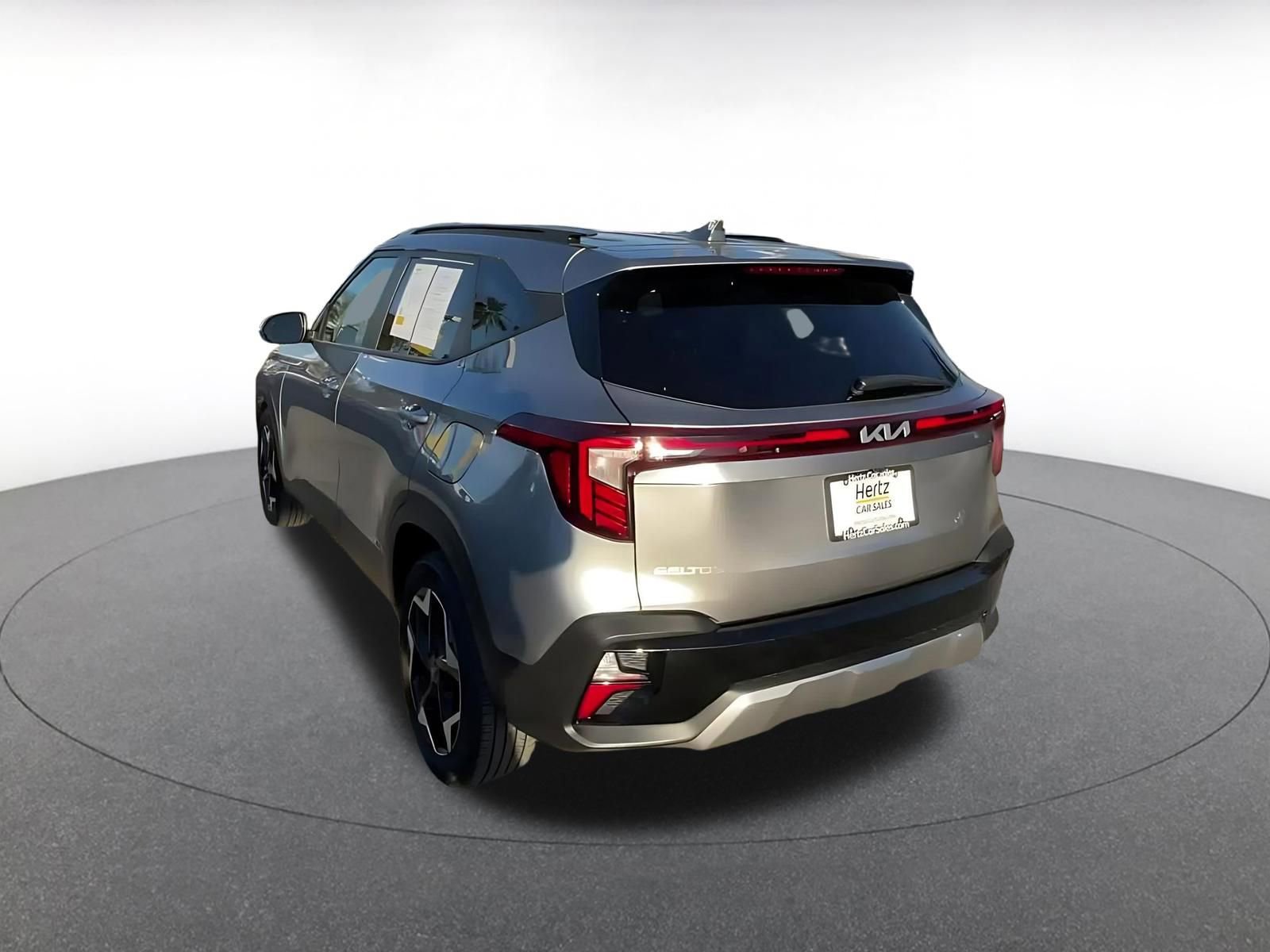 Used 2025 Kia Seltos S image 11