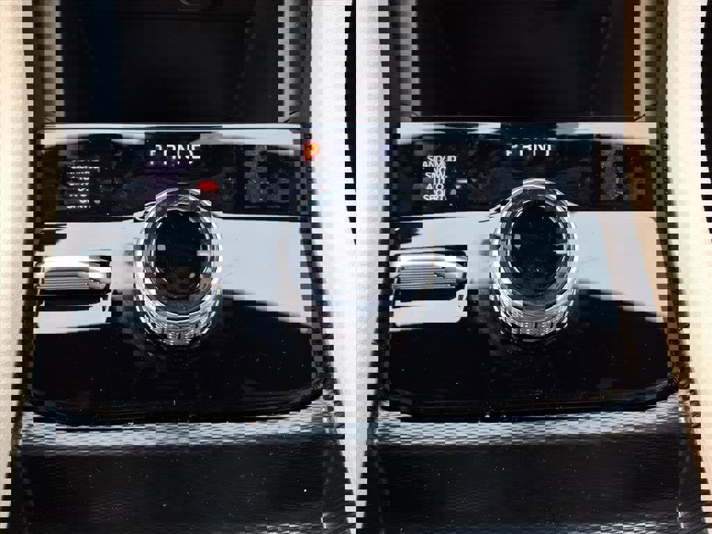 New 2025 Jeep Grand Cherokee L Limited w/ MOPAR Finishing Package image 12