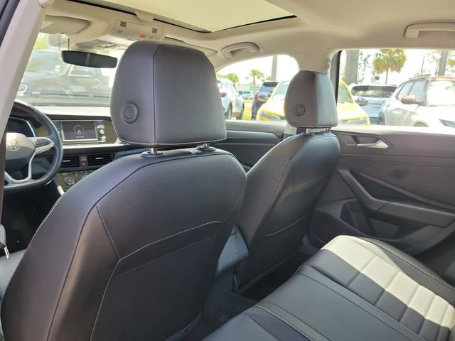 Used 2024 Volkswagen Jetta SE image 8