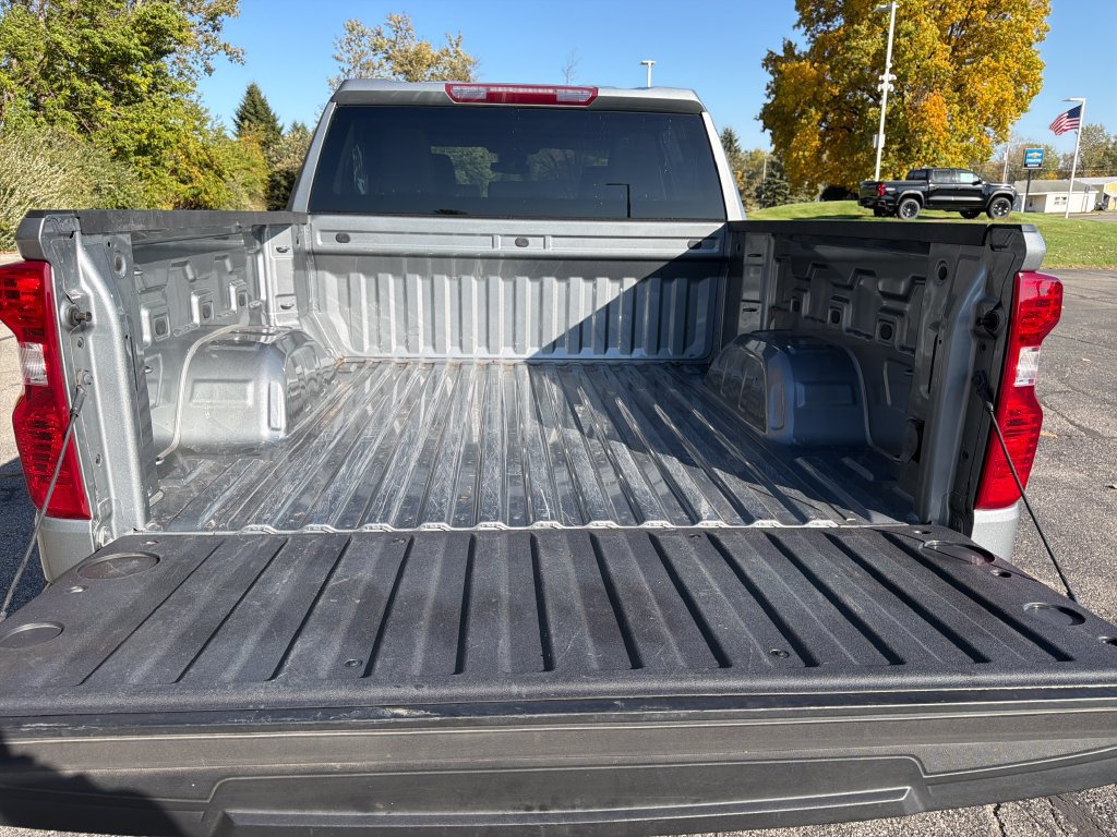 Used 2023 Chevrolet Silverado 1500 LT AWD/4WD image 30