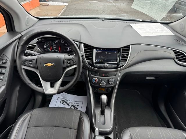 Used 2018 Chevrolet Trax LT w/ LT Convenience Package FWD image 17