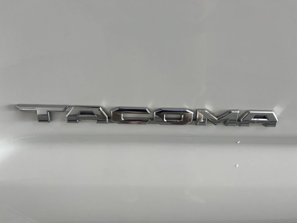 Used 2016 Toyota Tacoma SR5 AWD/4WD image 37