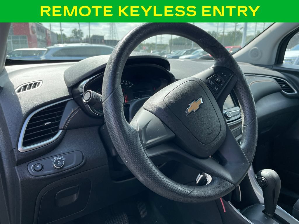 Used 2018 Chevrolet Trax LS AWD/4WD image 13