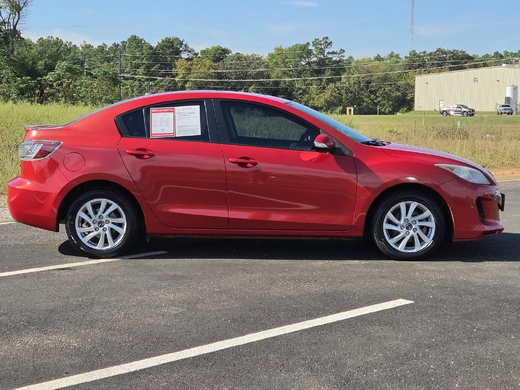 Used 2013 MAZDA MAZDA3 i Grand Touring w/ Tech Pkg FWD image 9