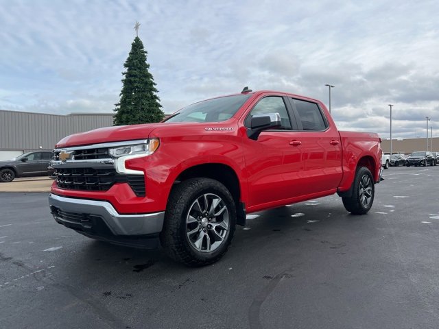 Used 2024 Chevrolet Silverado 1500 LT image 3