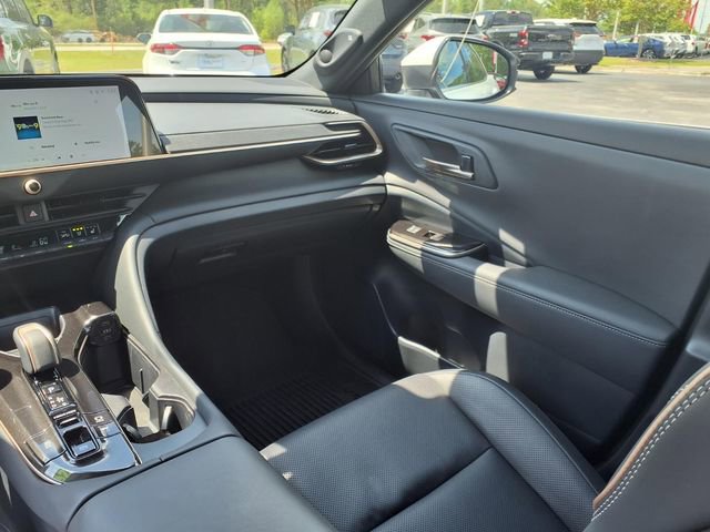 Used 2024 Toyota Crown Limited w/ Advanced Technology Package image 11