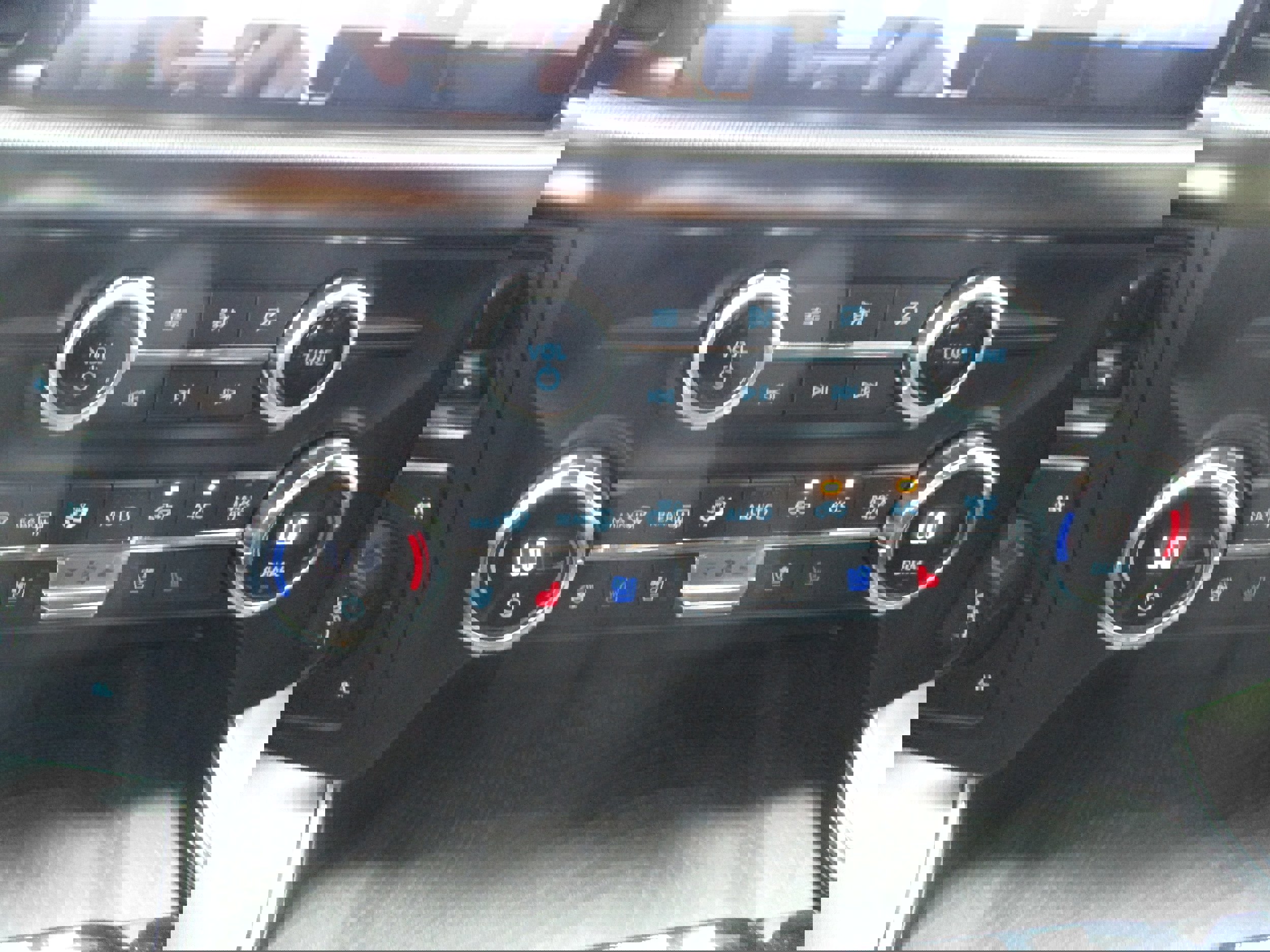 Used 2021 Ford F150 Platinum w/ Equipment Group 701A High image 17