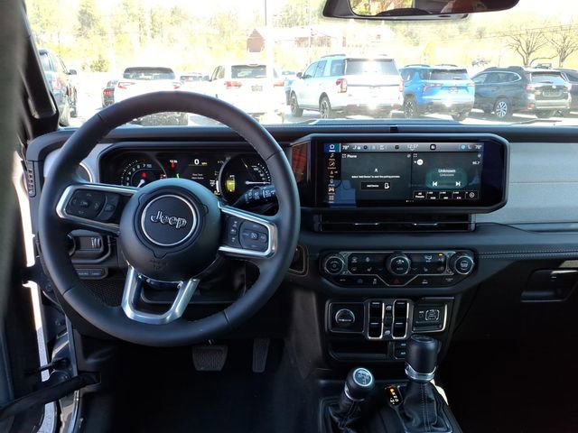 Used 2025 Jeep Wrangler Sahara 4xe image 23
