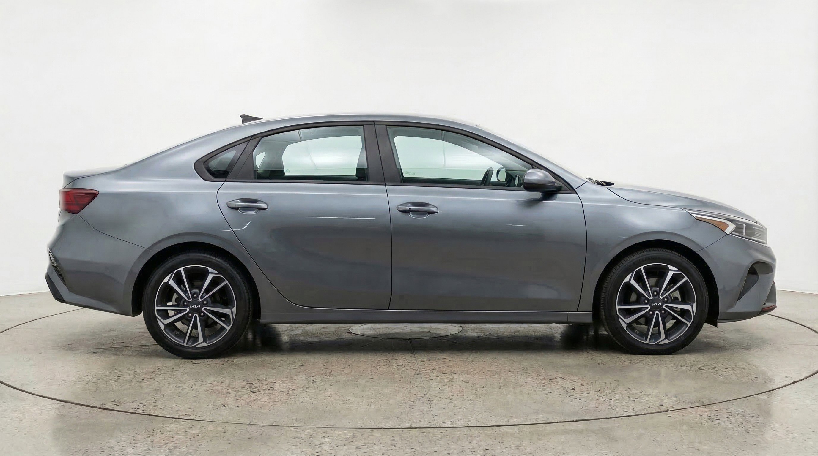 Used 2024 Kia Forte LXS image 11
