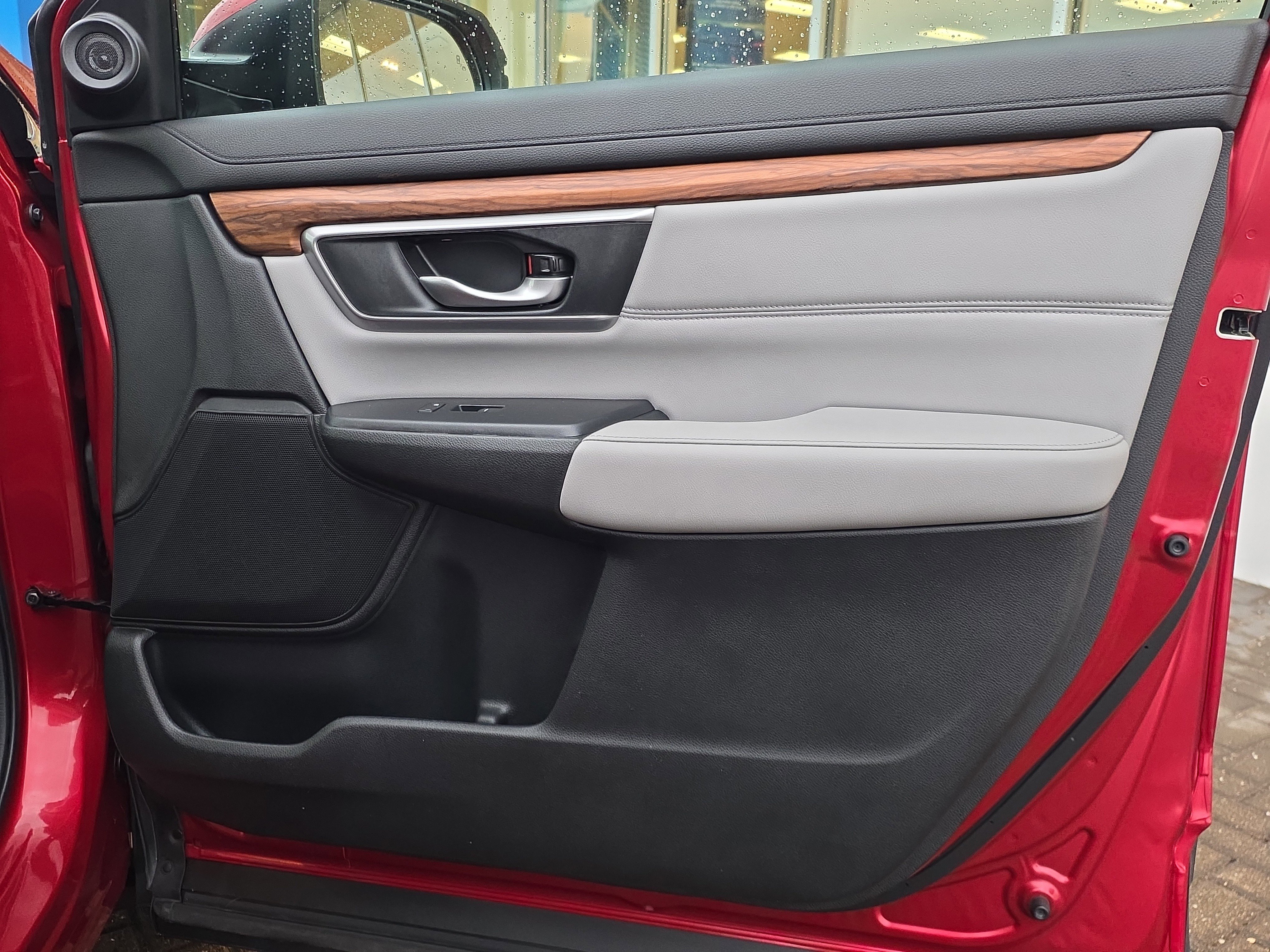 Used 2020 Honda CR-V Touring image 32