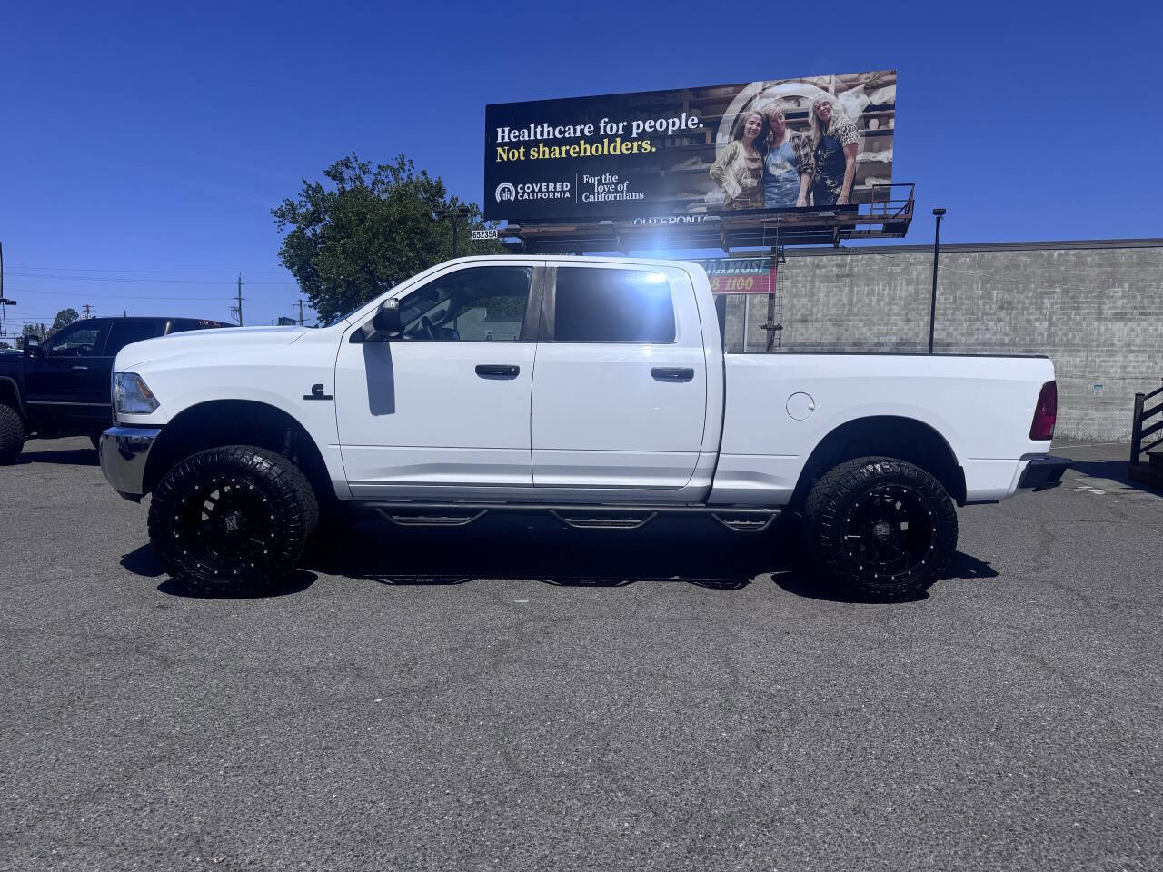 Used 2014 RAM 2500 Tradesman w/ Chrome Appearance Group AWD/4WD image 8