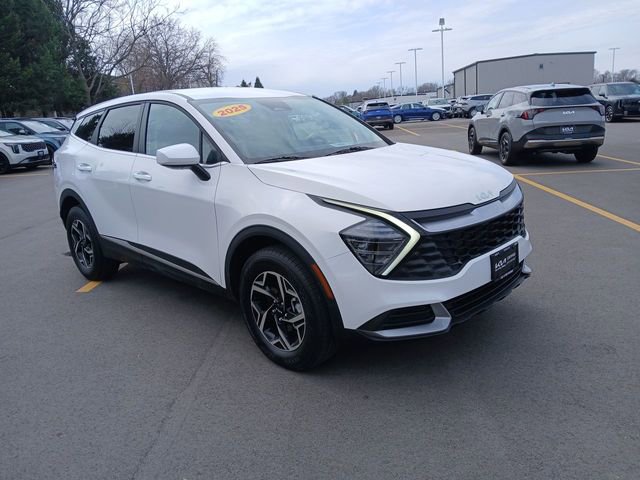 Certified 2025 Kia Sportage LX AWD/4WD image 1
