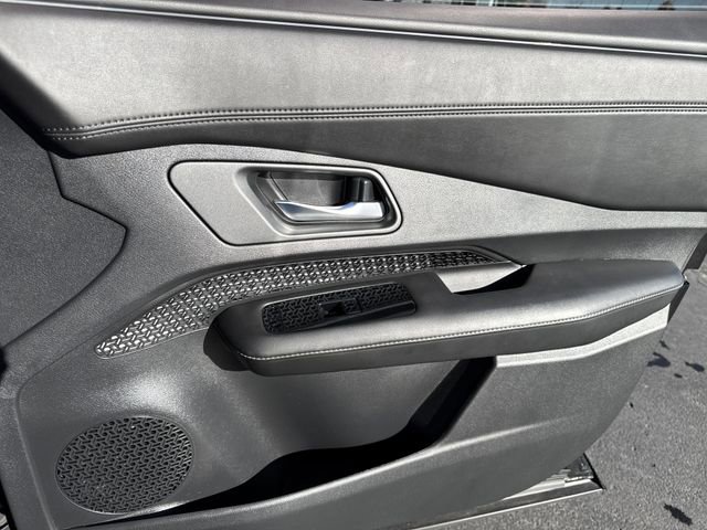 Used 2024 Nissan Ariya FWD image 23