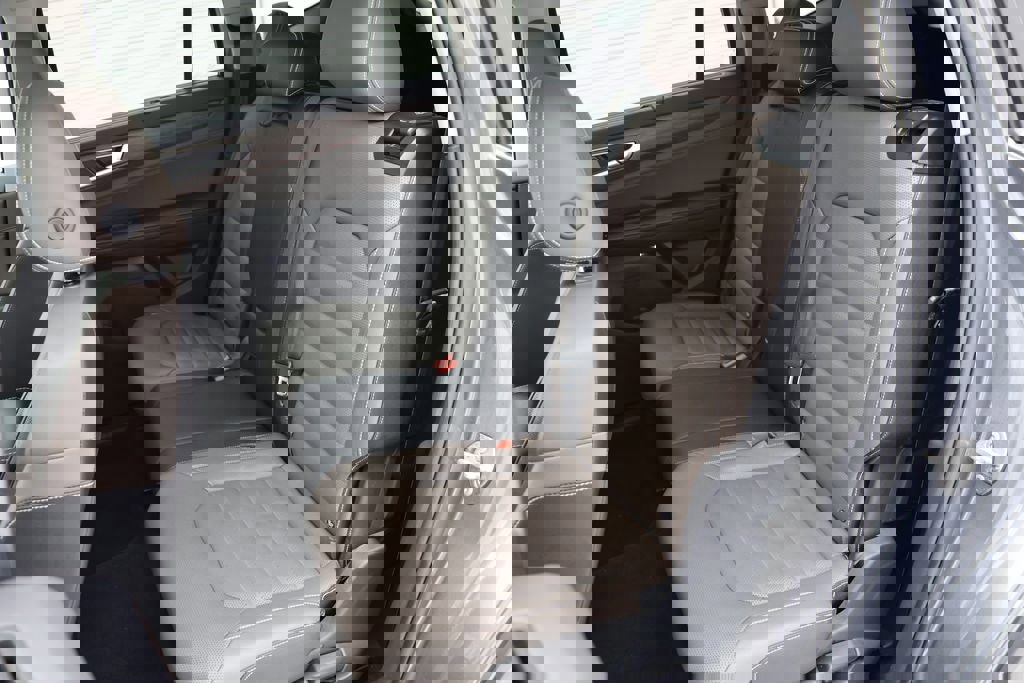 Used 2025 Volkswagen Atlas SEL image 12