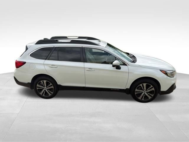 Used 2018 Subaru Outback 3.6R Limited AWD/4WD image 2