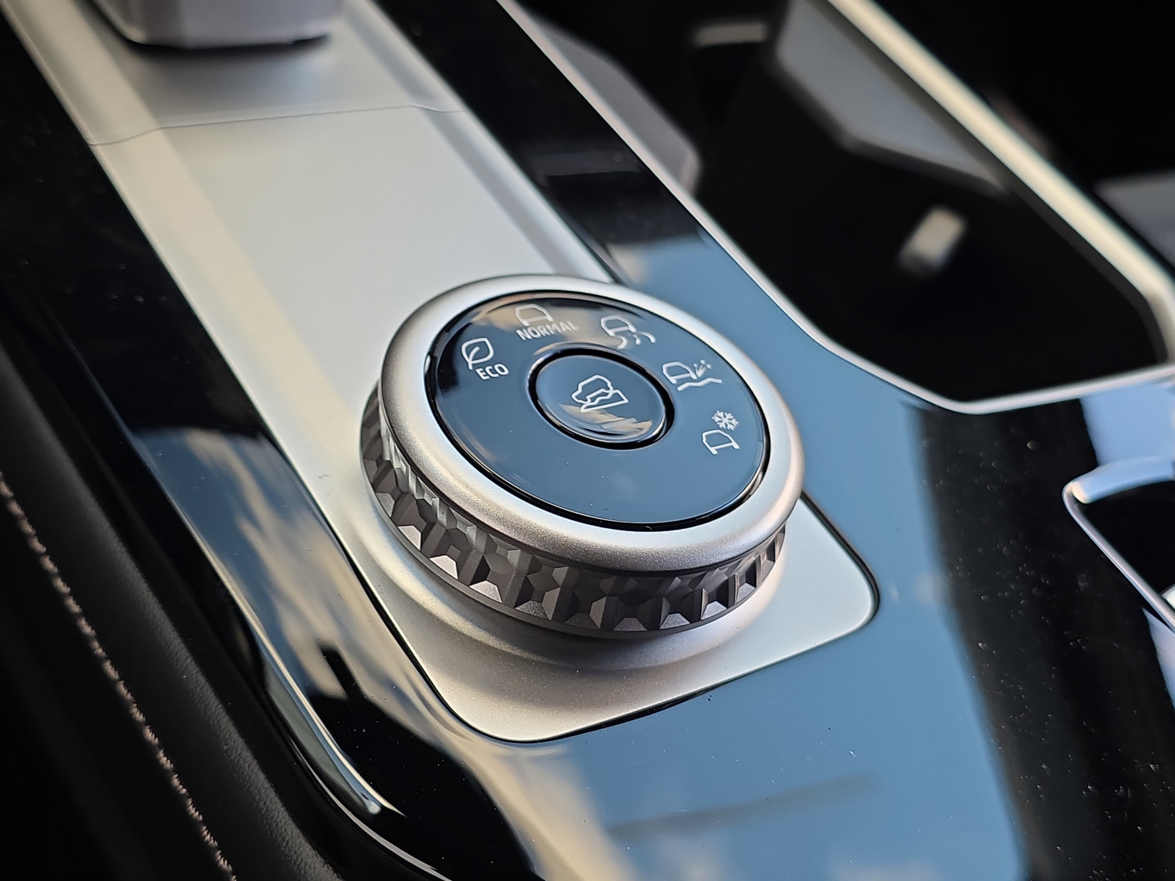 New 2026 Mitsubishi Outlander LE FWD image 25