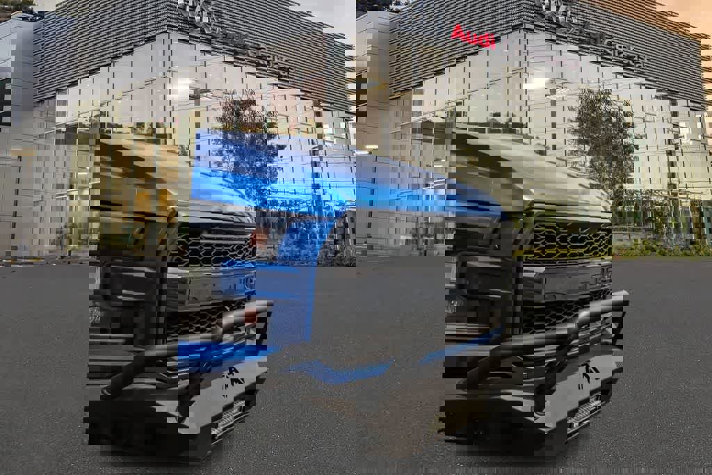 Used 2017 Ford F150 Raptor w/ Equipment Group 802A Luxury AWD/4WD image 5