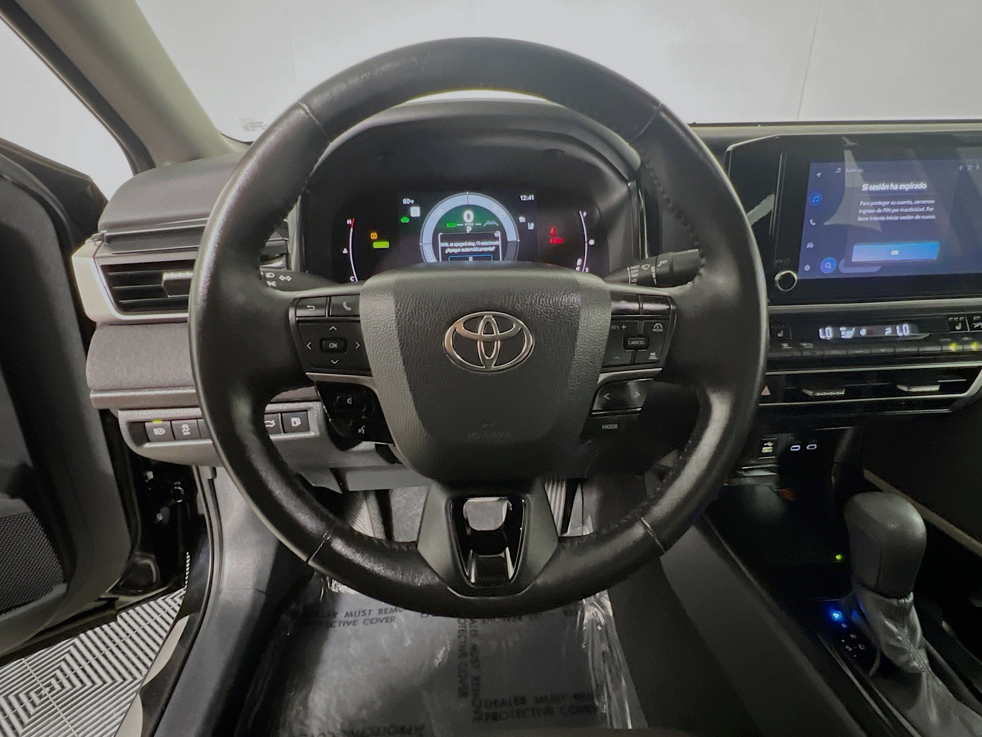 Used 2025 Toyota Camry LE w/ Convenience Package image 18