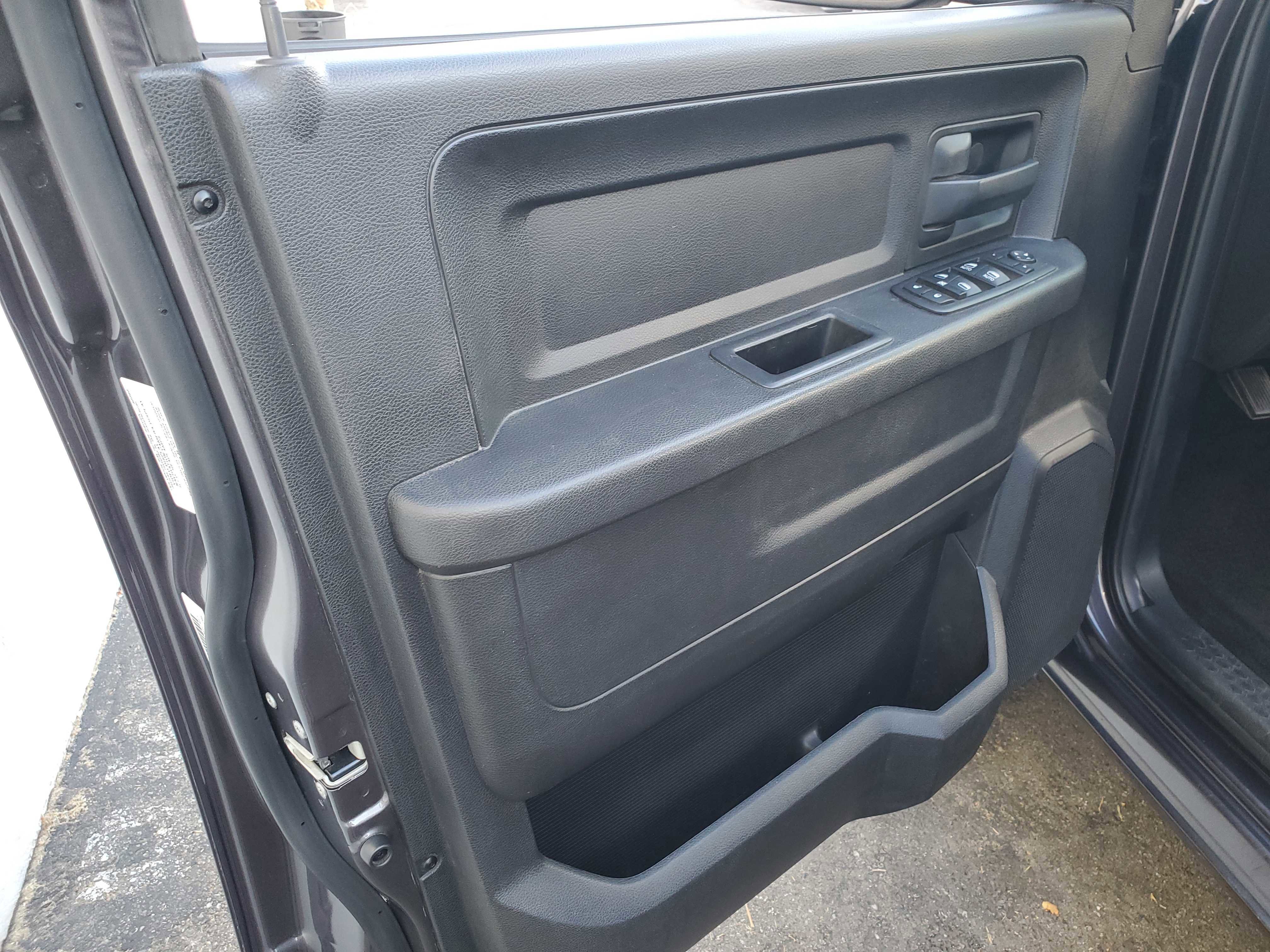 Used 2014 RAM 1500 Express image 19