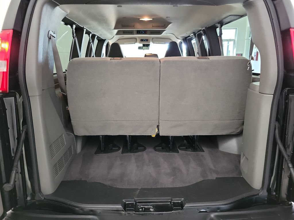 Certified 2025 GMC Savana 2500 LT w/ LT Preferred Equipment Group RWD image 16