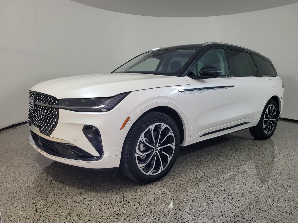 New 2026 Lincoln Nautilus Reserve AWD/4WD image 2