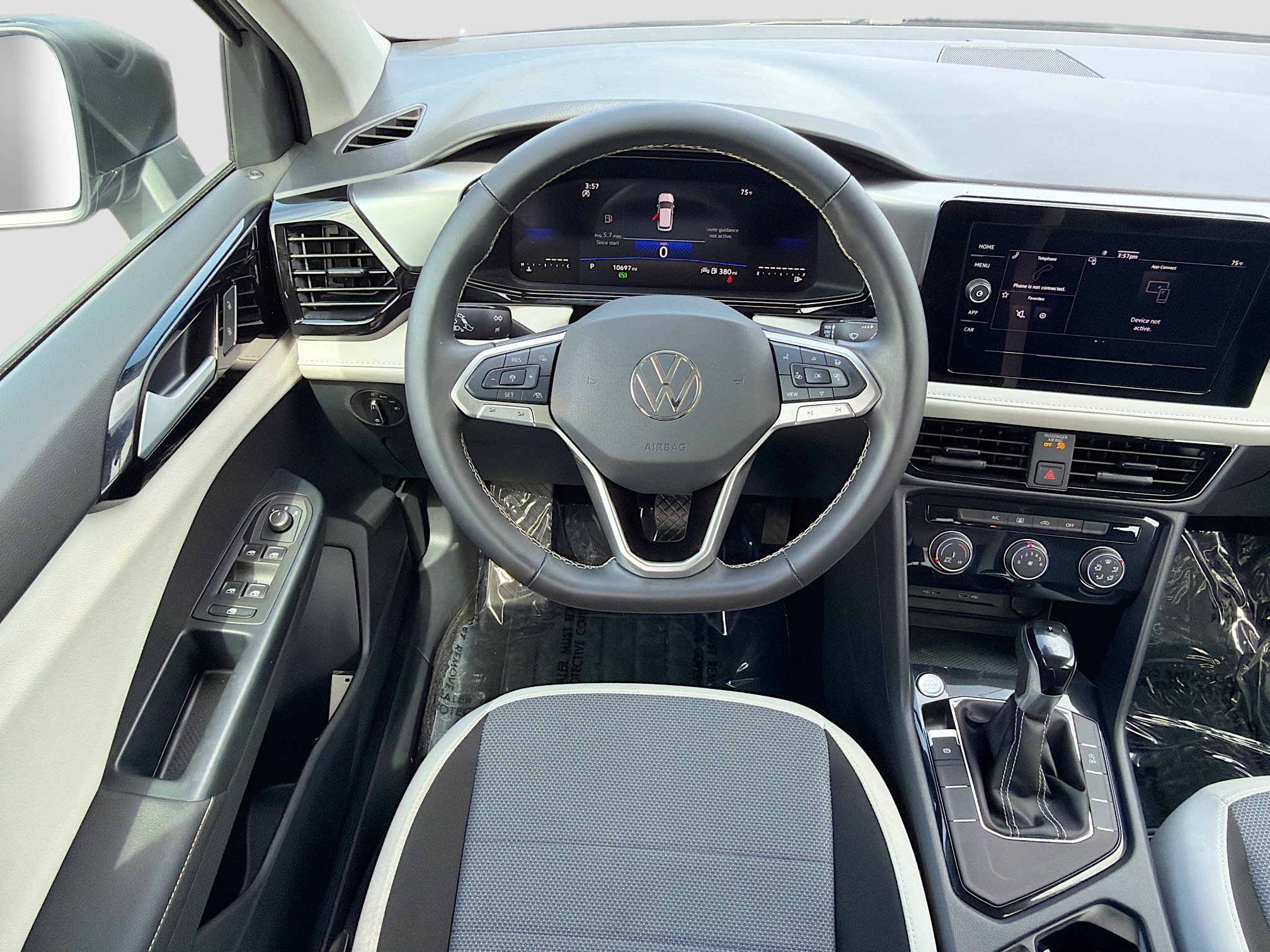 Used 2025 Volkswagen Taos S FWD image 15