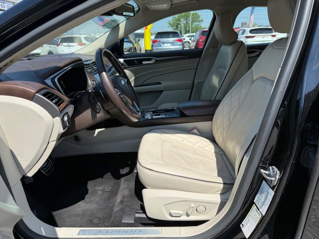 Used 2017 Ford Fusion Platinum FWD image 5