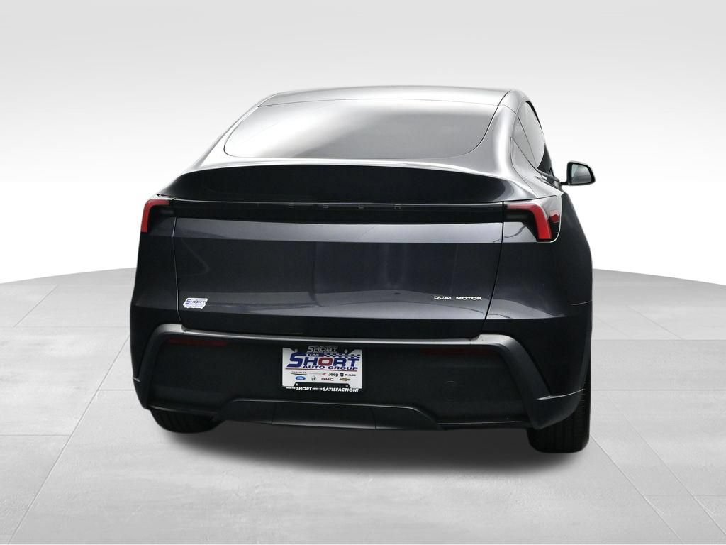 Used 2026 Tesla Model Y AWD image 4