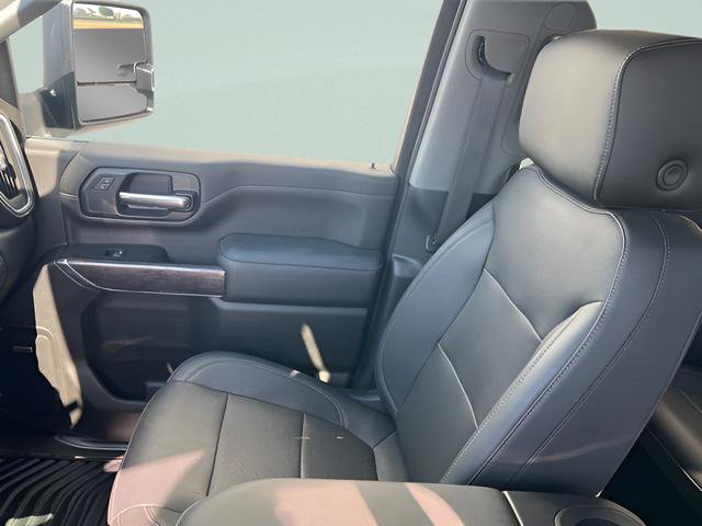 Used 2022 Chevrolet Silverado 2500 LTZ w/ LTZ Plus Package AWD/4WD image 8