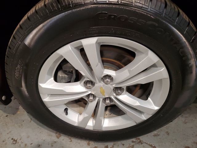 Used 2010 Chevrolet Equinox LT w/ Chrome Appearance Package image 29