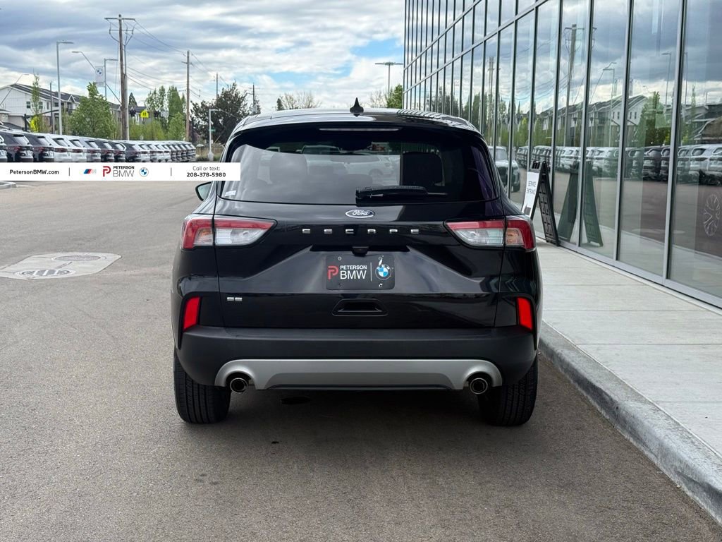 Used 2022 Ford Escape SE image 4