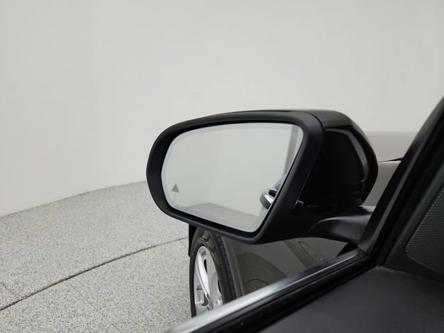 Used 2018 Mercedes-Benz GLC 300 4MATIC image 31